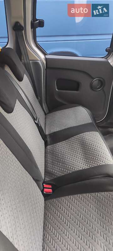 Минивэн Renault Kangoo 2016 в Черновцах