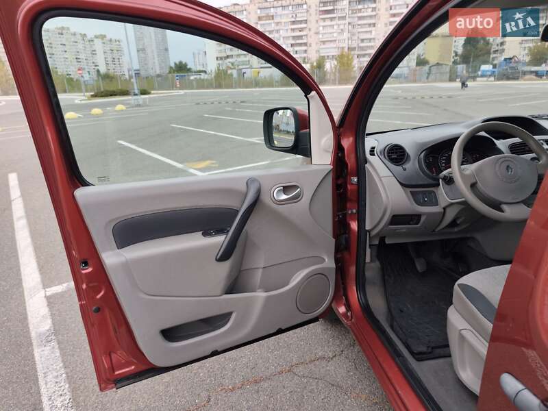 Минивэн Renault Kangoo 2010 в Киеве
