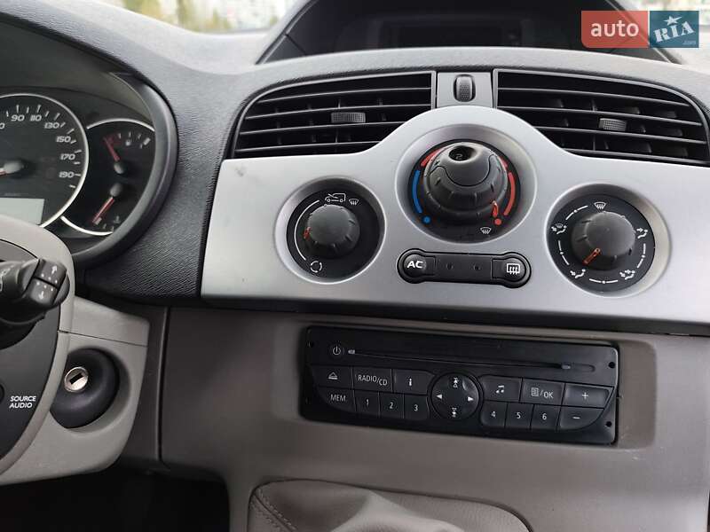 Минивэн Renault Kangoo 2010 в Киеве