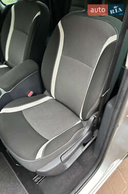 Минивэн Renault Kangoo 2015 в 