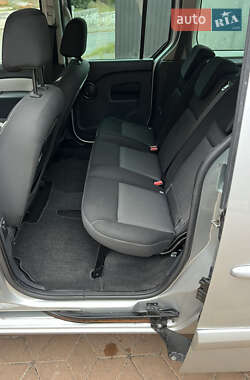Минивэн Renault Kangoo 2015 в 
