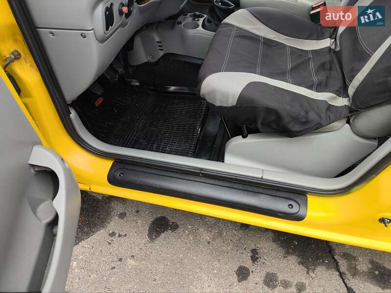 Минивэн Renault Kangoo 2003 в Умани