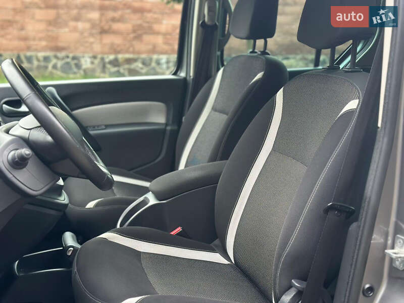 Минивэн Renault Kangoo 2015 в Ровно