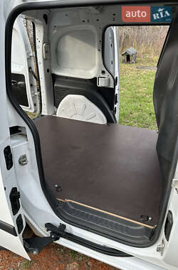 Грузовой фургон Renault Kangoo 2017 в  фото 11 Грузовой фургон Renault Kangoo 2017 в