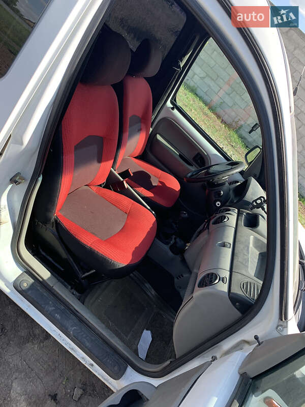 Мінівен Renault Kangoo 2004 в Луцьку