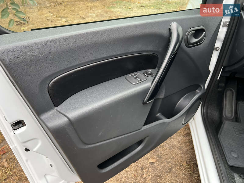 Мінівен Renault Kangoo 2017 в Дніпрі