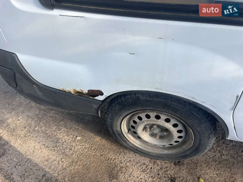 Вантажний фургон Renault Kangoo 2004 в Миколаєві