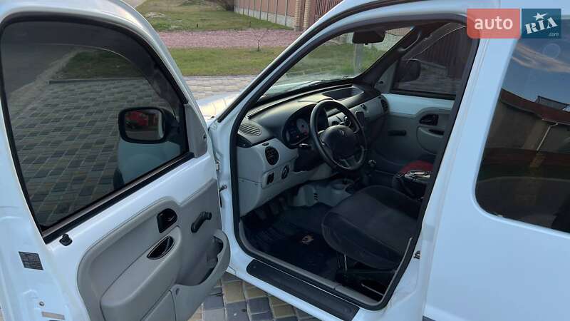 Минивэн Renault Kangoo 2004 в Десне