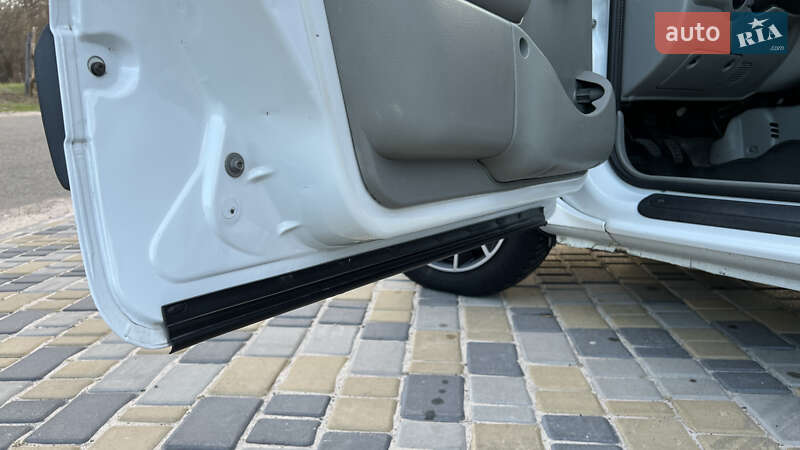 Минивэн Renault Kangoo 2004 в Десне