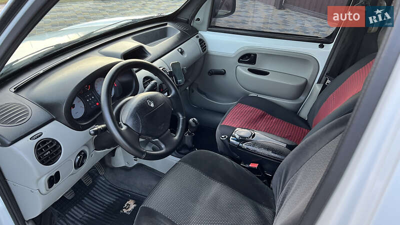 Минивэн Renault Kangoo 2004 в Десне