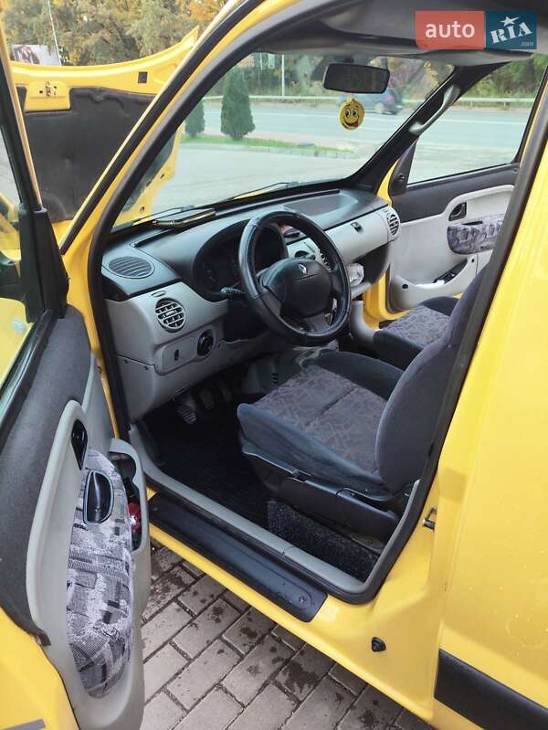 Мінівен Renault Kangoo 2006 в Тернополі фото 2 Мінівен Renault Kangoo 2006 в Тернополі
