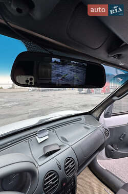 Грузовой фургон Renault Kangoo 2000 в 