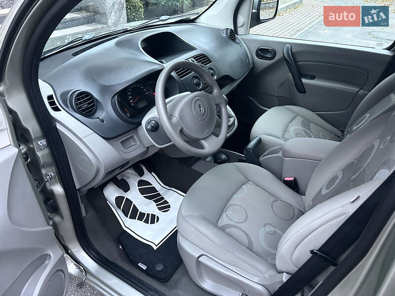 Минивэн Renault Kangoo 2011 в Виннице