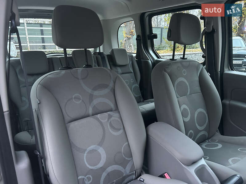 Минивэн Renault Kangoo 2011 в Виннице