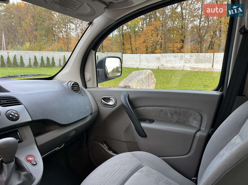 Минивэн Renault Kangoo 2009 в Луцке