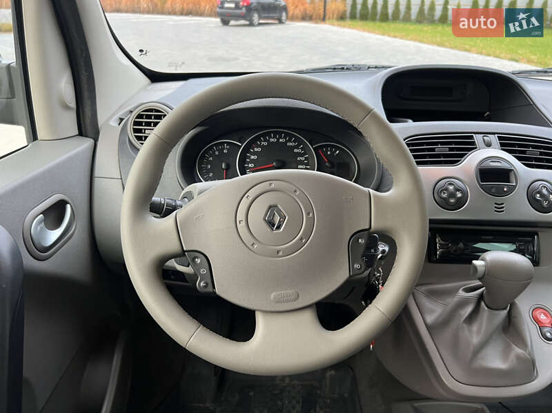 Минивэн Renault Kangoo 2009 в Луцке