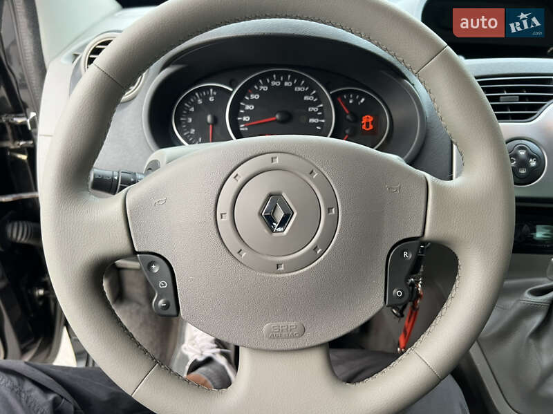 Минивэн Renault Kangoo 2009 в Луцке