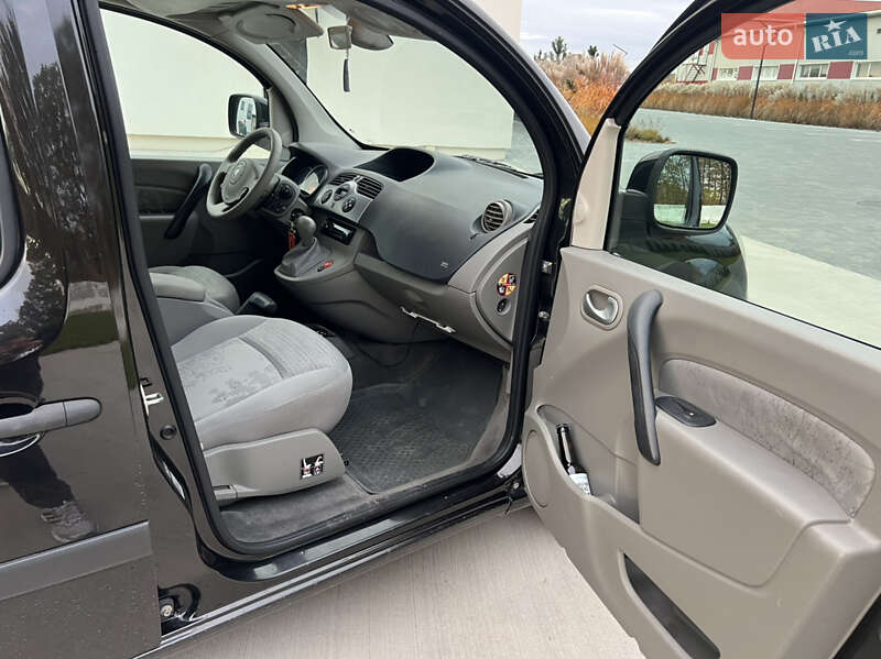 Минивэн Renault Kangoo 2009 в Луцке