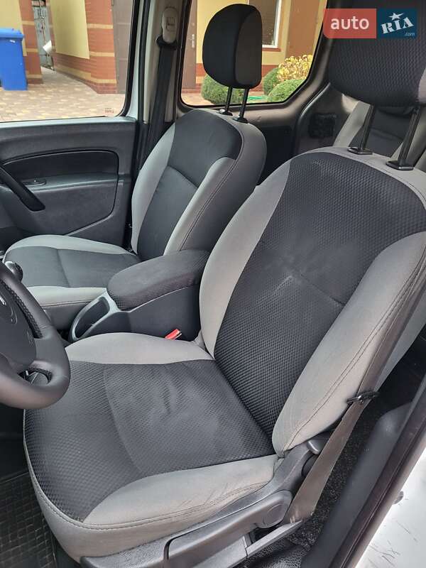 Минивэн Renault Kangoo 2011 в Смеле