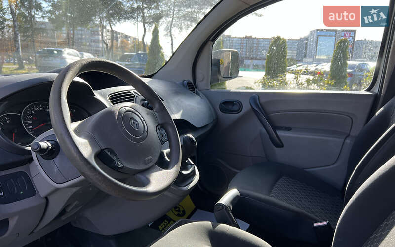 Вантажний фургон Renault Kangoo 2013 в Львові