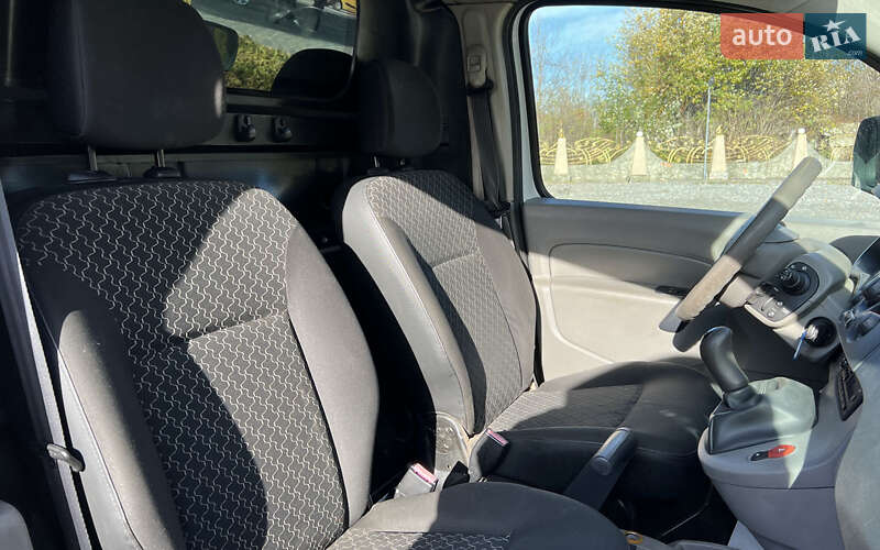 Вантажний фургон Renault Kangoo 2013 в Львові