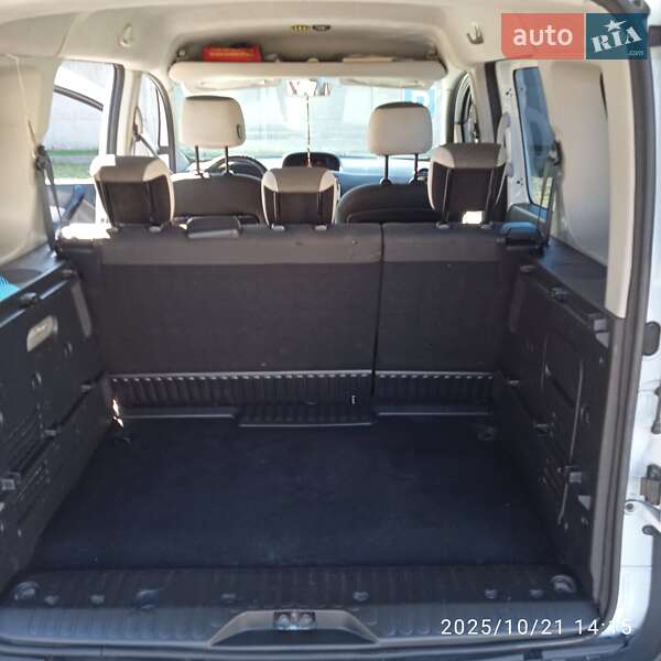 Мінівен Renault Kangoo 2012 в Новояворівську