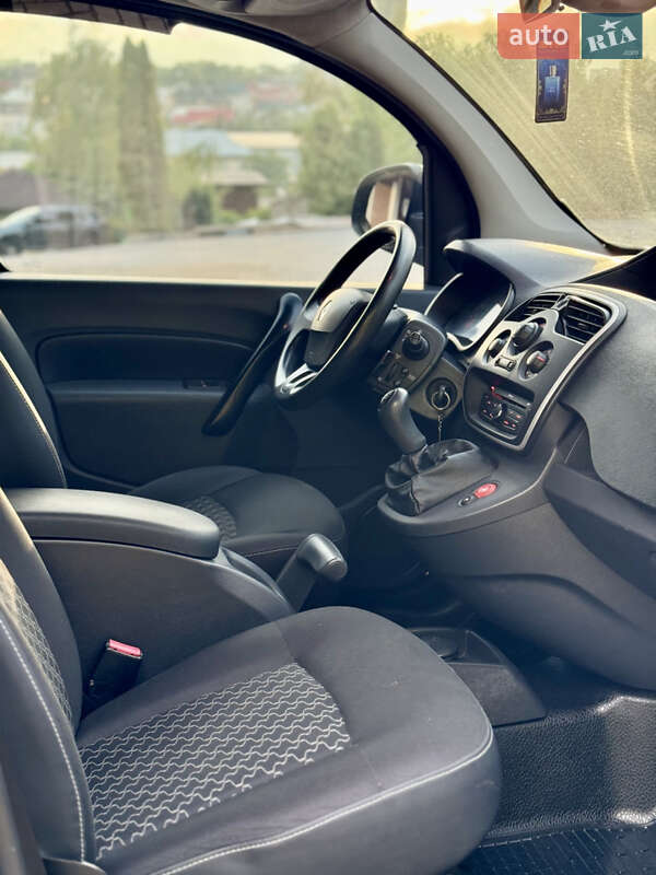 Грузовой фургон Renault Kangoo 2014 в Черновцах
