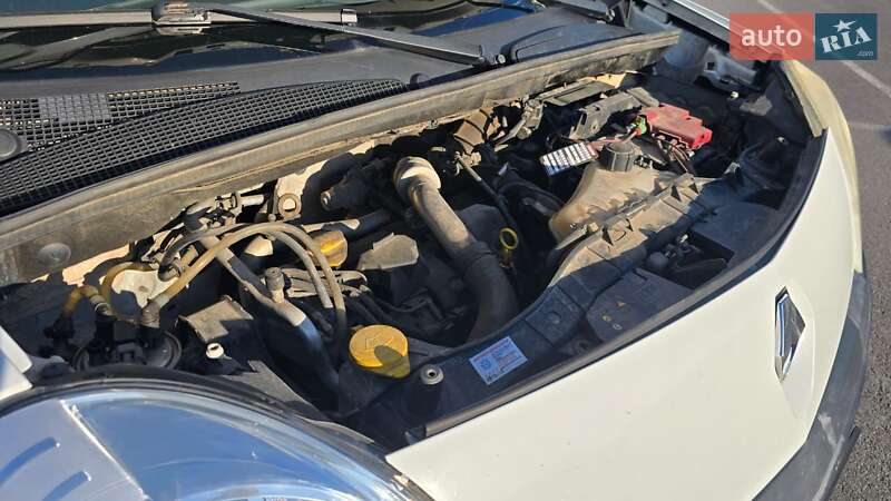 Вантажопасажирський фургон Renault Kangoo 2011 в Львові