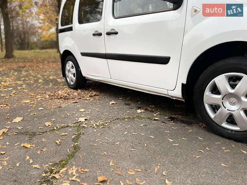 Минивэн Renault Kangoo 2011 в Владимире