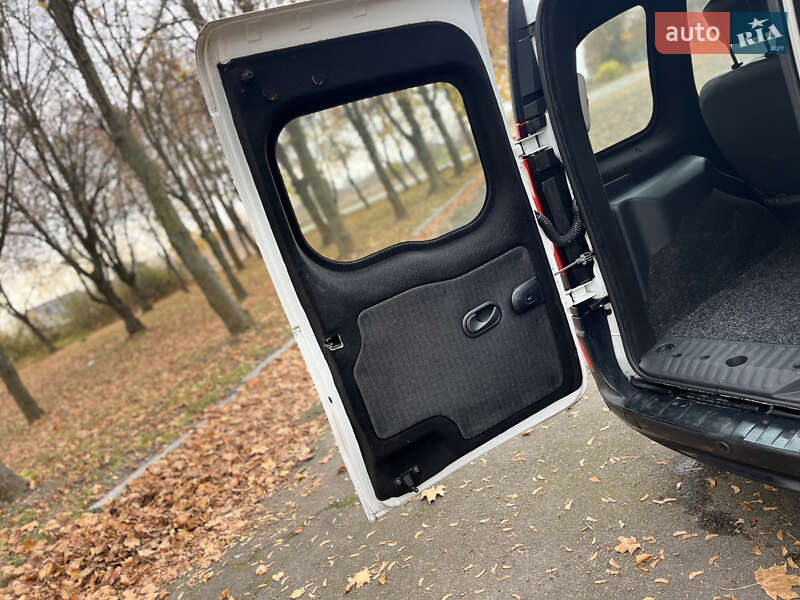 Минивэн Renault Kangoo 2011 в Владимире