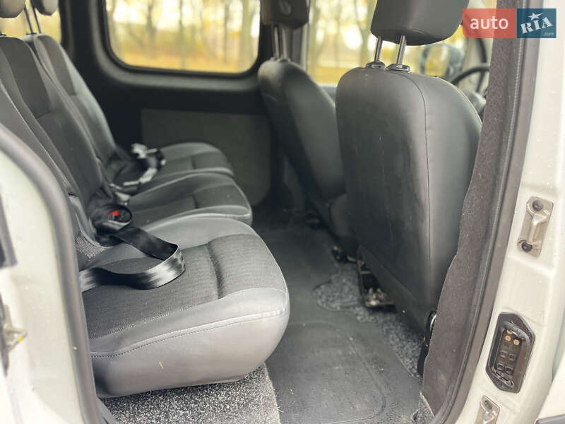 Минивэн Renault Kangoo 2011 в Владимире