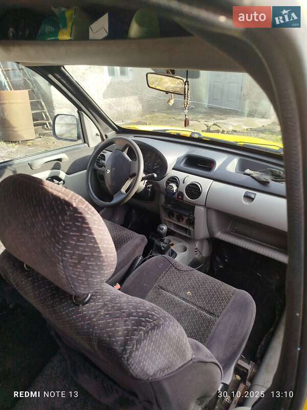 Минивэн Renault Kangoo 2004 в Хороле