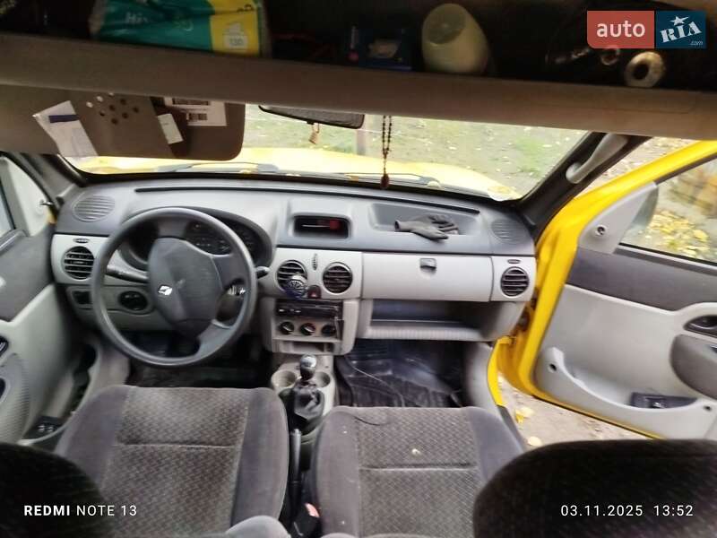 Минивэн Renault Kangoo 2004 в Хороле