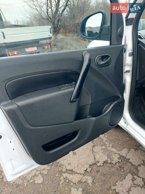 Грузовой фургон Renault Kangoo 2020 в Млинове фото 25 Грузовой фургон Renault Kangoo 2020 в Млинове