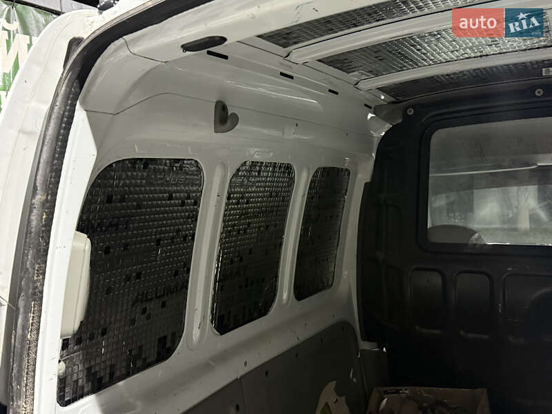 Вантажний фургон Renault Kangoo 2007 в Тернополі фото 11 Вантажний фургон Renault Kangoo 2007 в Тернополі