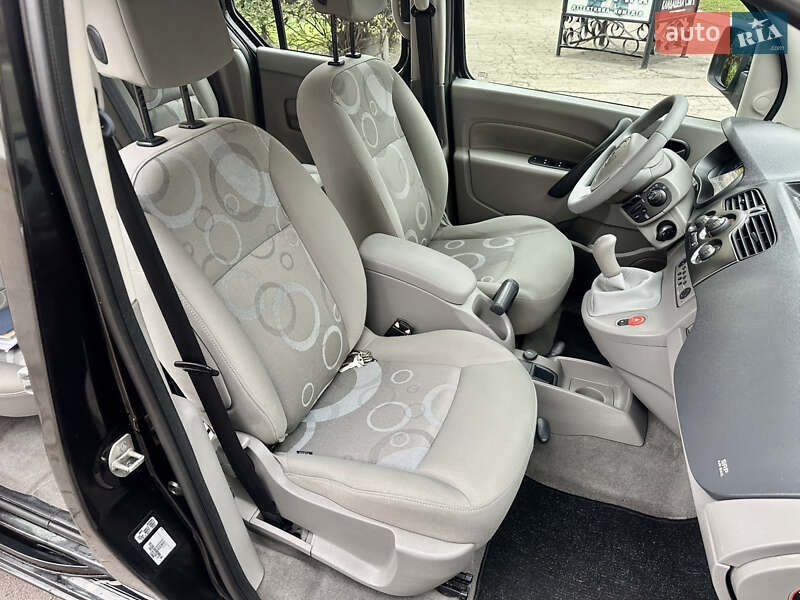 Мінівен Renault Kangoo 2009 в Кам'янському фото 19 Мінівен Renault Kangoo 2009 в Кам'янському