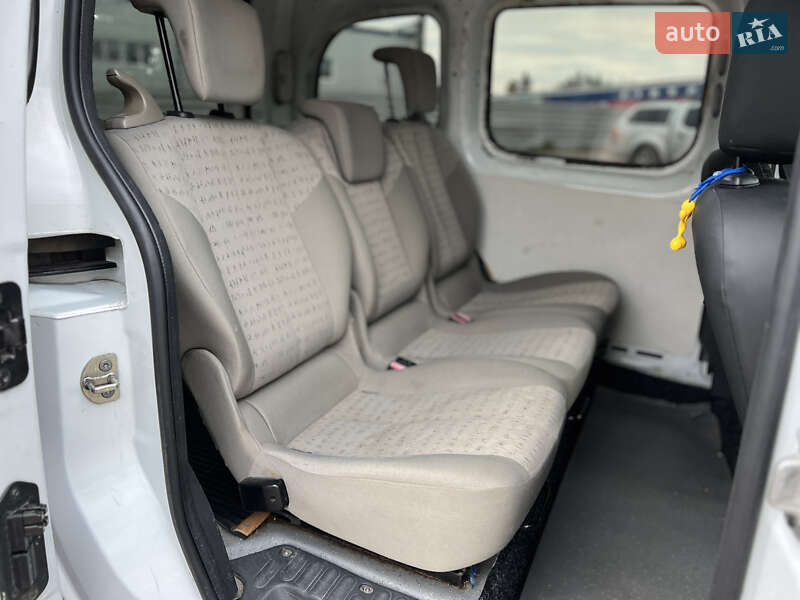 Мікроавтобус вантажний (до 3,5т) Renault Kangoo 2011 в Рівному