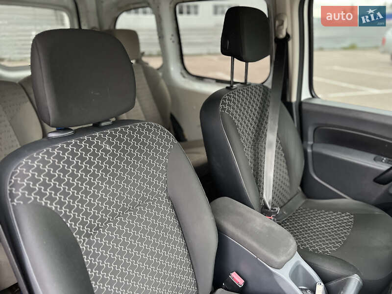 Мікроавтобус вантажний (до 3,5т) Renault Kangoo 2011 в Рівному