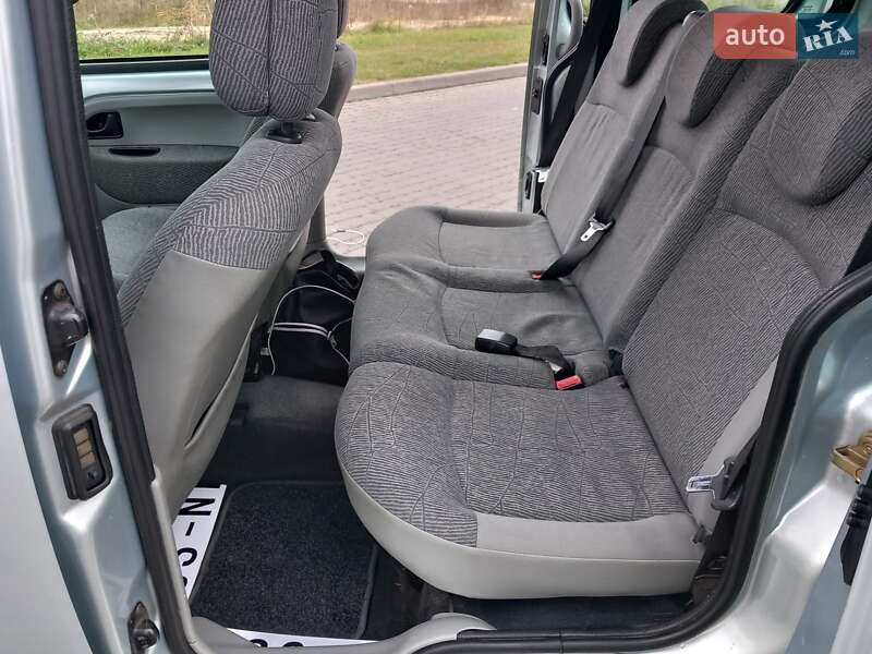 Минивэн Renault Kangoo 2002 в Городке фото 27 Минивэн Renault Kangoo 2002 в Городке