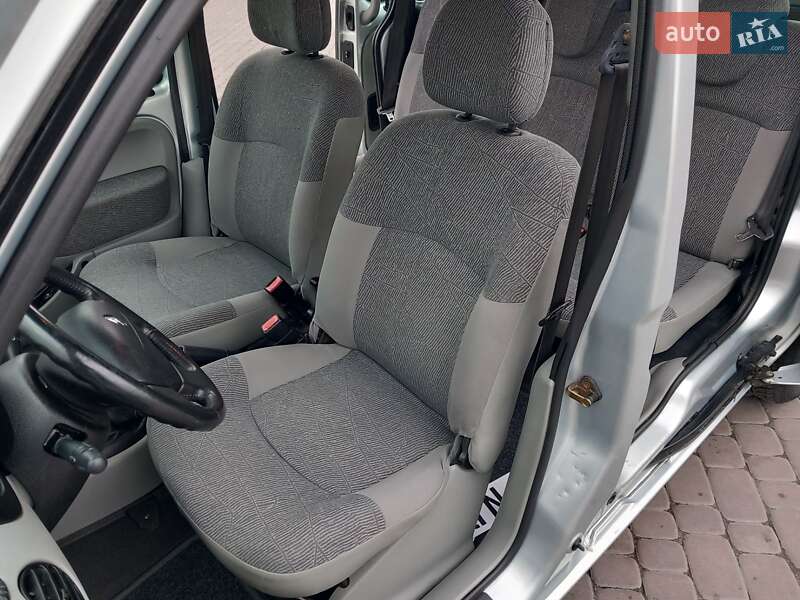 Минивэн Renault Kangoo 2002 в Городке фото 37 Минивэн Renault Kangoo 2002 в Городке