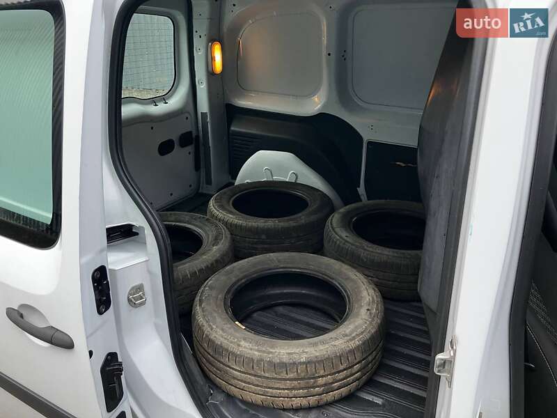 Вантажний фургон Renault Kangoo 2016 в Києві