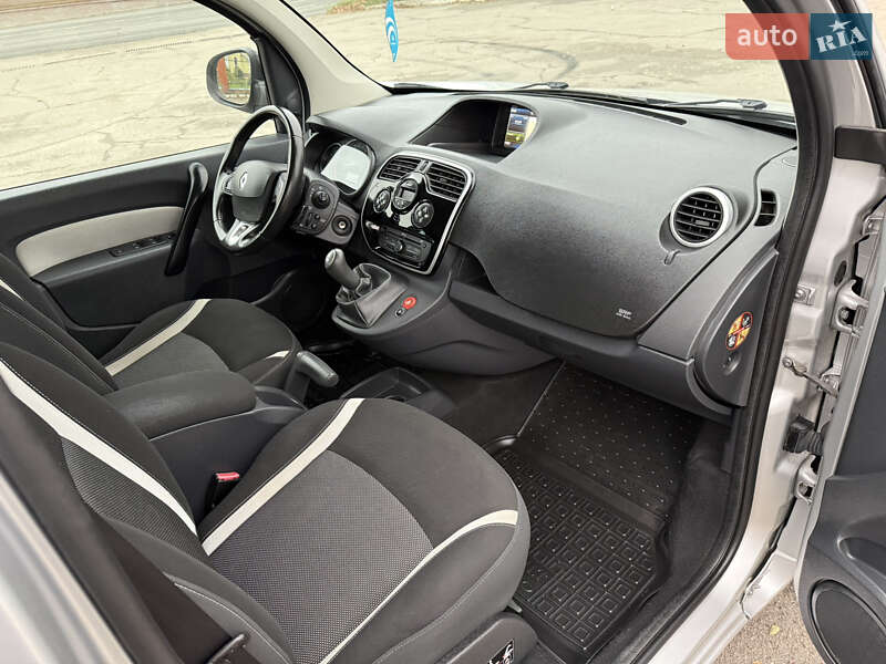 Мінівен Renault Kangoo 2016 в Дніпрі