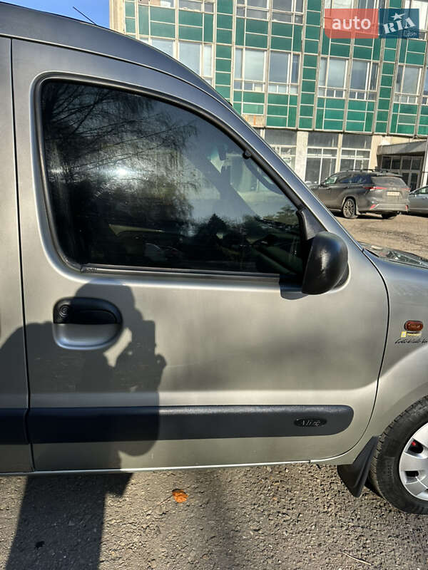 Мінівен Renault Kangoo 2004 в Чернівцях