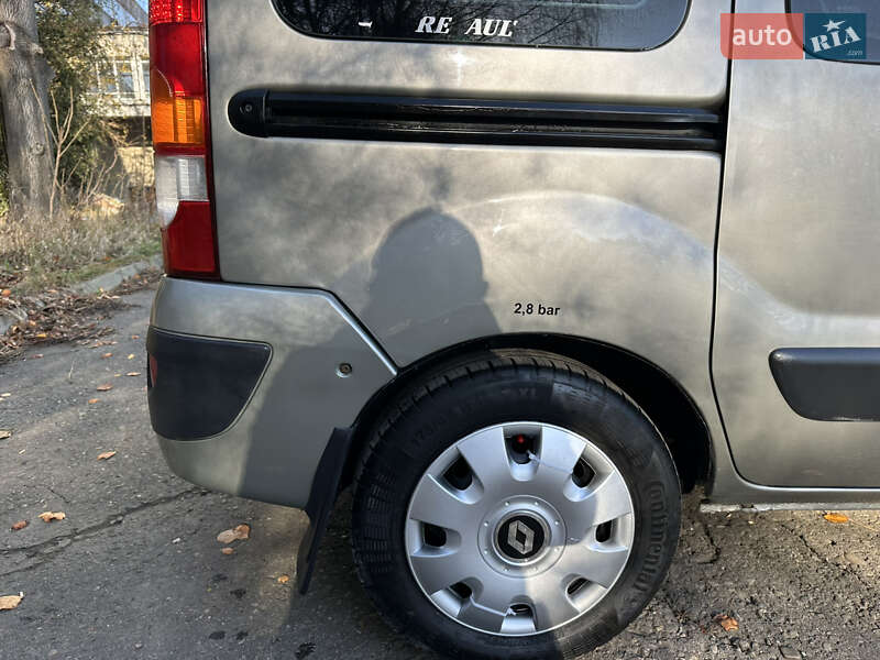 Мінівен Renault Kangoo 2004 в Чернівцях