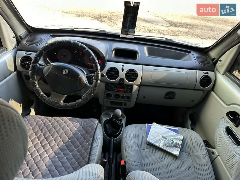 Мінівен Renault Kangoo 2004 в Чернівцях