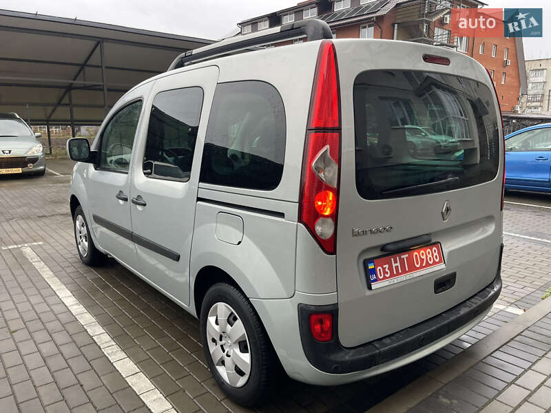 Минивэн Renault Kangoo 2010 в Луцке