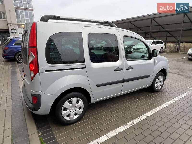 Минивэн Renault Kangoo 2010 в Луцке