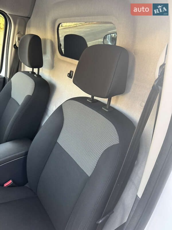 Грузовой фургон Renault Kangoo 2018 в Луцке