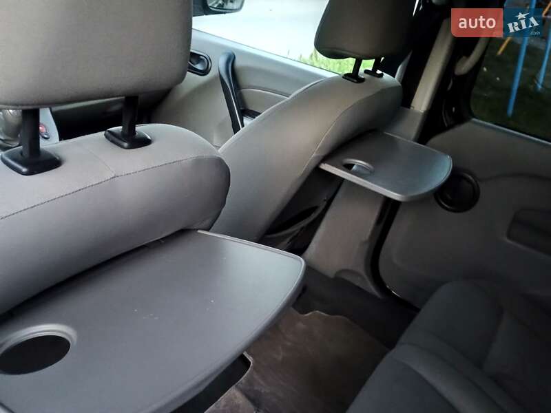 Минивэн Renault Kangoo 2010 в Виннице