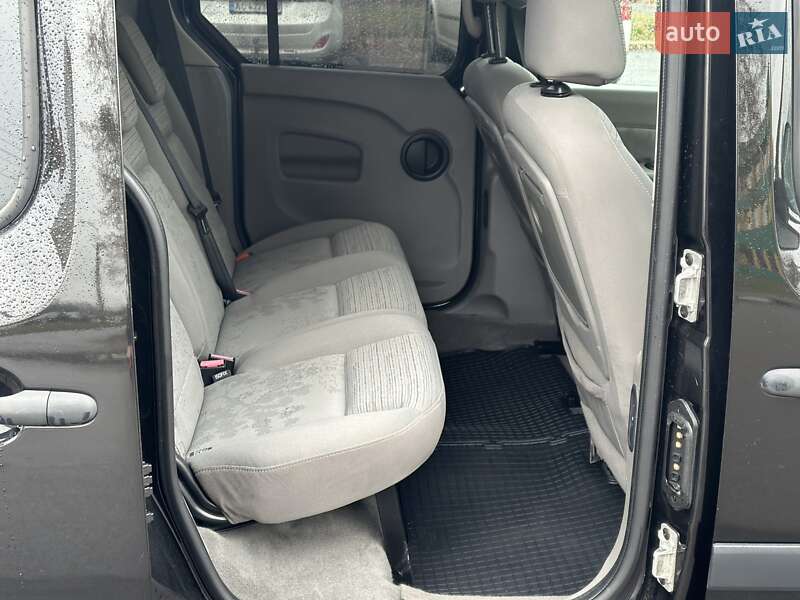 Минивэн Renault Kangoo 2009 в Луцке